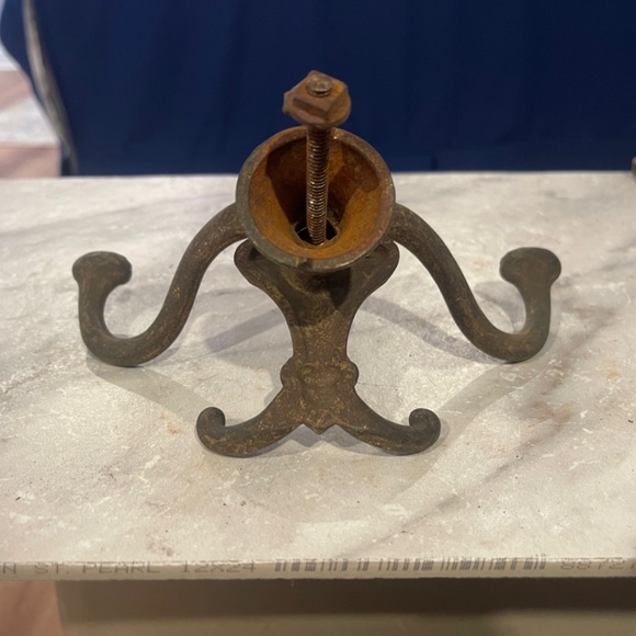 2 Antique Victorian Style Metal Coat Hat Hangers with Double Hooks ~ 8 Inches - Picture 5 of 6